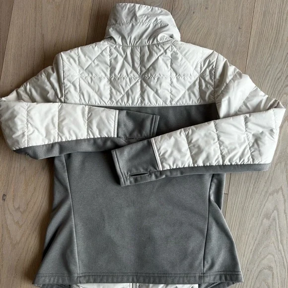 The North Face Women's White and Gray Puffer Jacket - Picture 5 of 5